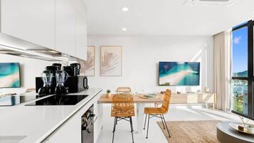 Coffee/tea maker, fridge, microwave, oven