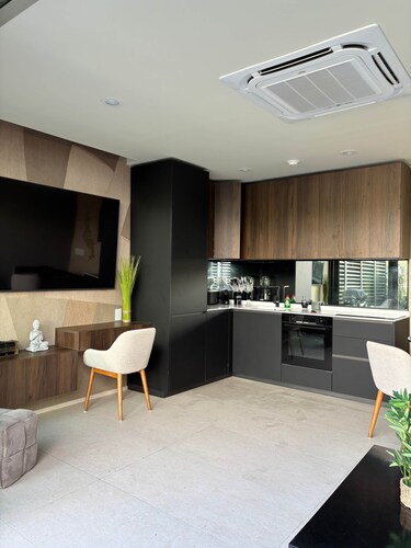 D401 Beautiful apartment with a garden lagoon view