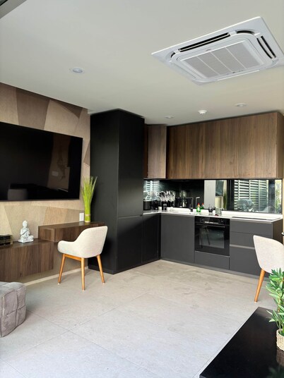 D401 Beautiful apartment with a garden lagoon view