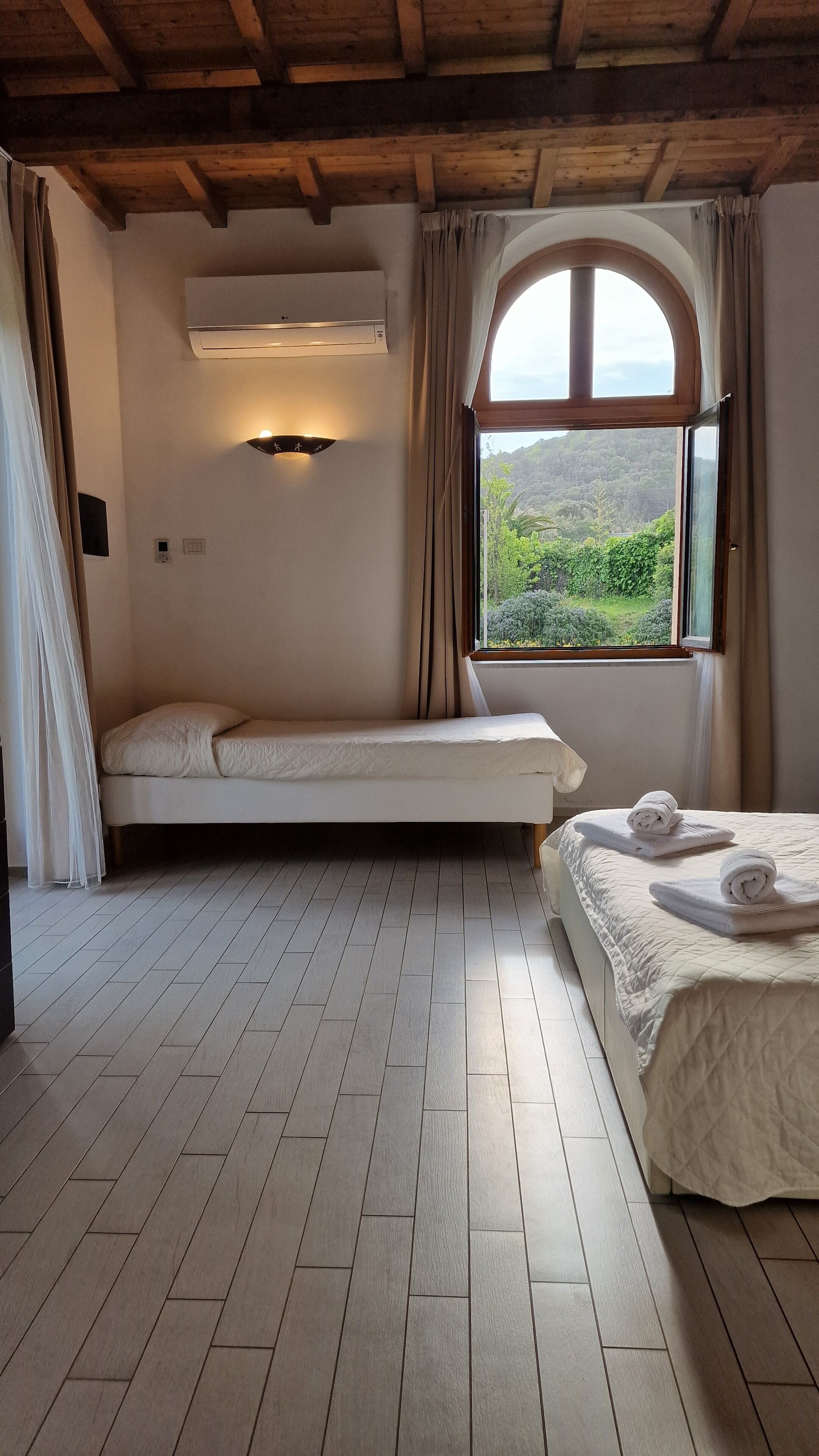 Wi-Fi de cortesia, roupa de cama