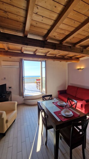 Dining - Suite con terrazza sul mare (Calafuria)