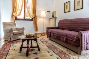 Living area - Elegance, comfort, and authentic Venetian charm – Up to 6 guests, ideal for families (Venezia)