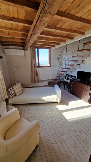 TV - Suite Cala dei Mori - Two Bedroom Apartment, Sleeps 4 (Calafuria)