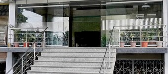 スーパー タウンハウス オーク バルーチ ニア レイルウェイ ステーション