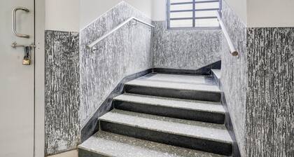 Super Townhouse Oak Bharuch Near Railway Station