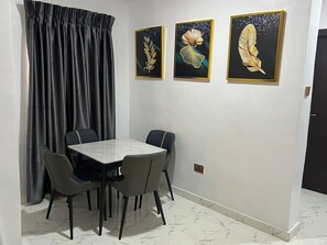 Dining - Luxurious 2-bedroom apartment in Lagos (Ikeja)