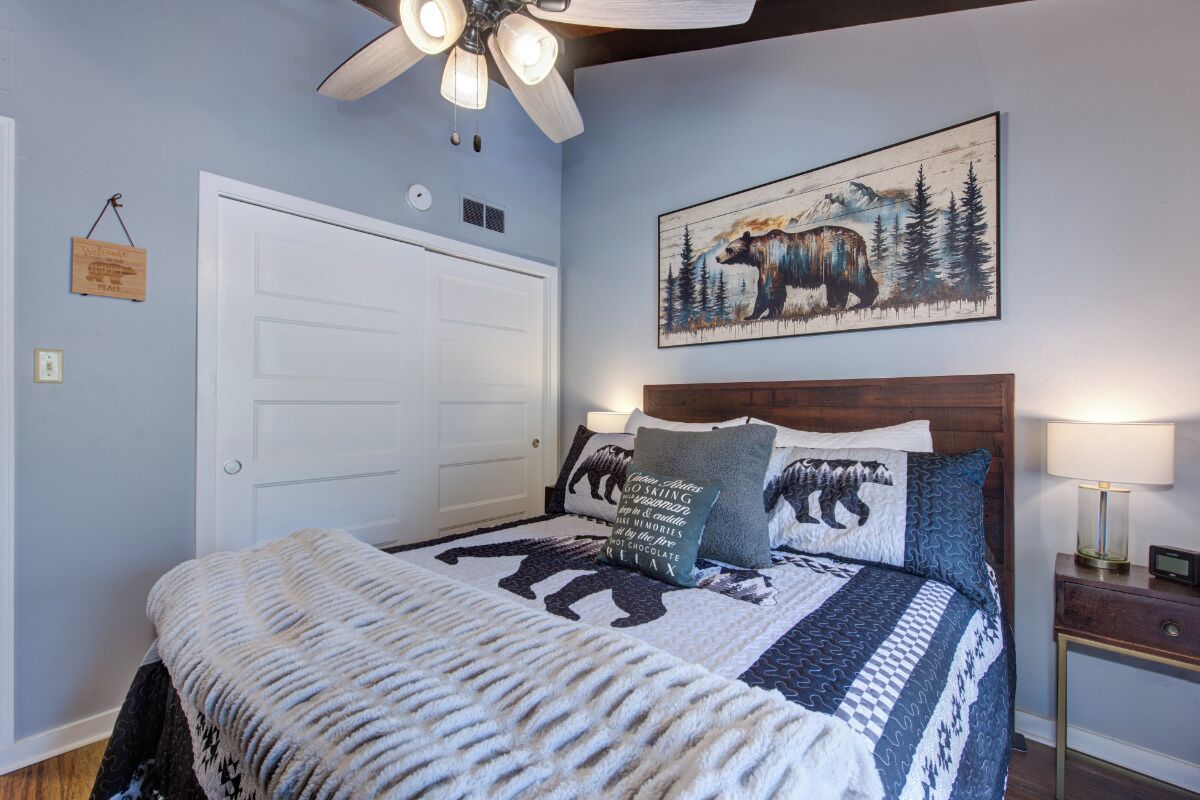 مكتب ومكواة/لوح كي وواي فاي مجانًا وملاءات أسرّة