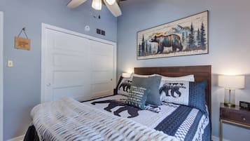 Desk, iron/ironing board, free WiFi, bed sheets