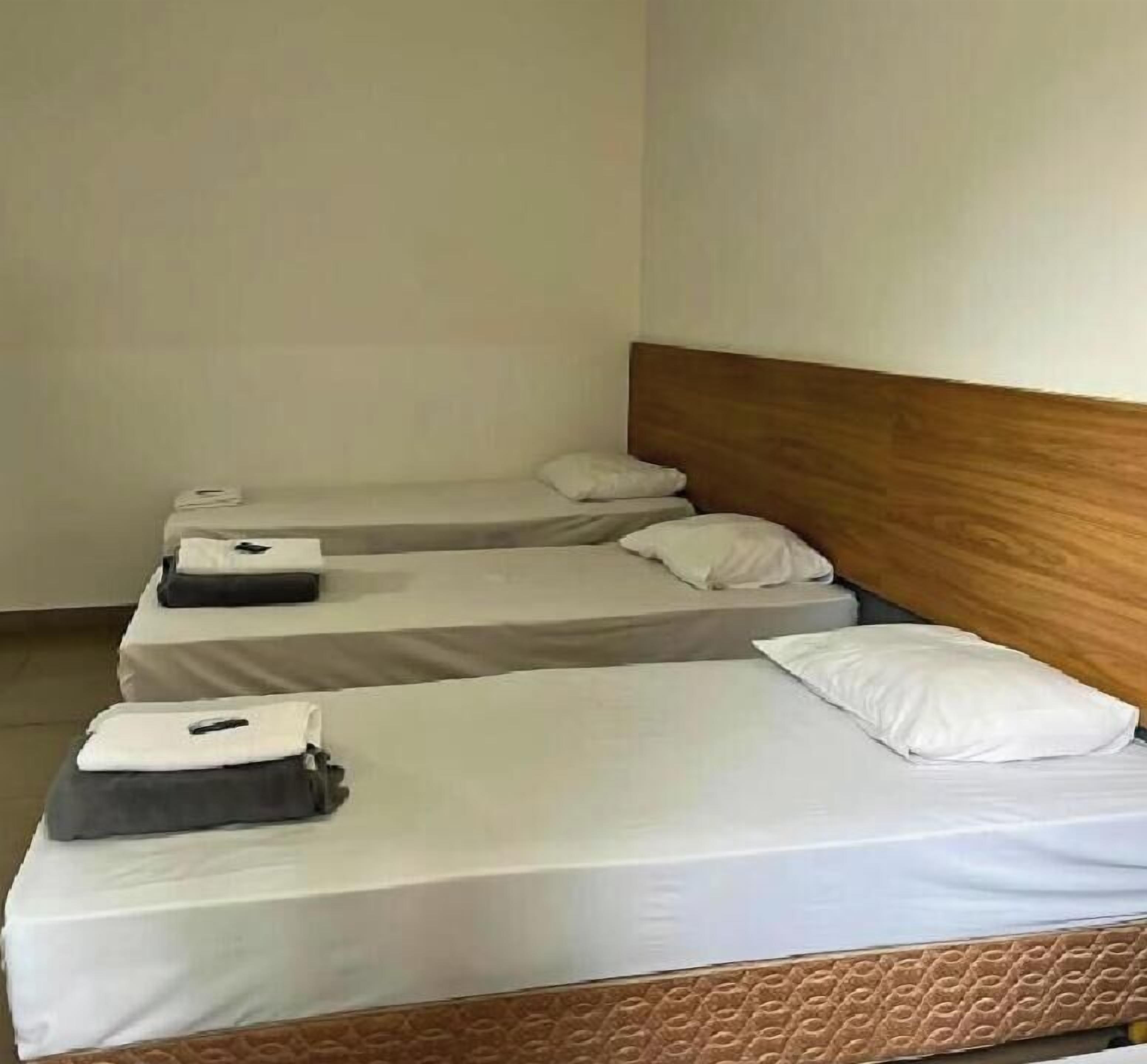 21 bedrooms, WiFi, bed sheets