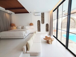 Vila superluxo, 3 quartos, piscina particular, vista para a piscina | Cofres nos quartos, escrivaninha, espaço de trabalho para notebook