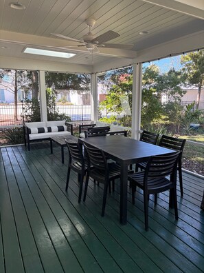 Outdoor dining - Steps to St. Augustine's Best (St. Augustine)
