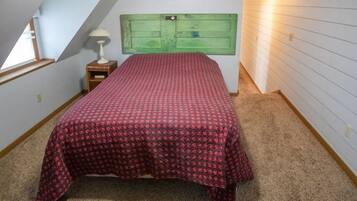 1 bedroom, iron/ironing board, internet, bed sheets