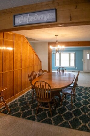 Dining - Historic Farmhouse at Traveler’s Loft near Berlin (Millersburg)