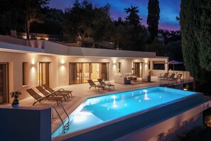 Pool - Infinity - Four Bedroom Villa, Sleeps 8 (Corfu)
