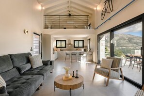 Smart TV - Kanelo Villa - Three Bedroom Villa, Sleeps 6 (Makryotika)