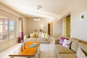 TV - Nikolas - Three Bedroom Villa, Sleeps 6 (Fiskardo)