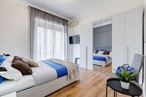 Iron/ironing board, travel cot - BDC - The Good One, 3BDR @Nomentano district (Rome)