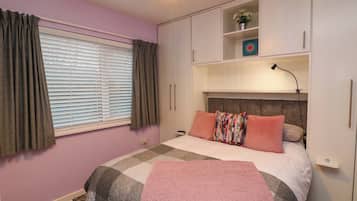 1 bedroom, individually decorated, individually furnished, free WiFi