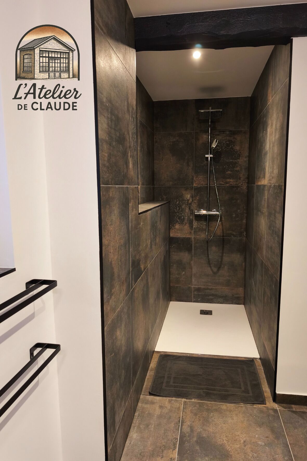 淋浴设施、吹风机、毛巾、肥皂