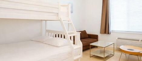Apartment | Free WiFi, bed sheets