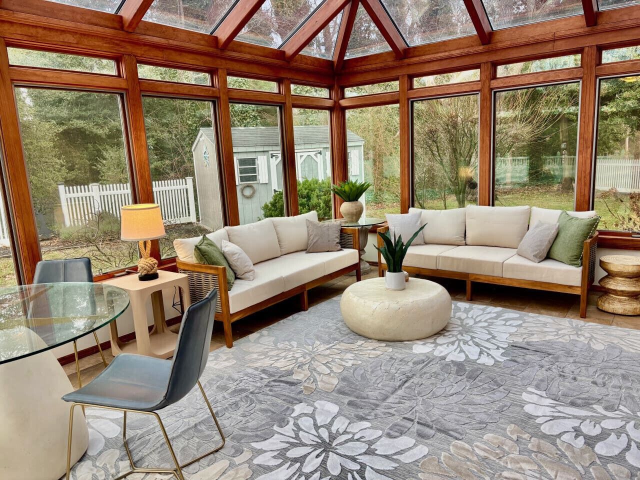 Televisie en een open haard