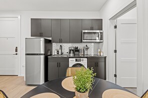 Private kitchen - 2Beds|2 Baths| Bishop Arts |Near Zoo & Museum|Gym (Dallas)