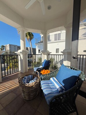 Terrace/patio - Last Minute Availability Siesta Key Dream 100 ft to Beach Walk Everywhere (Siesta Key)
