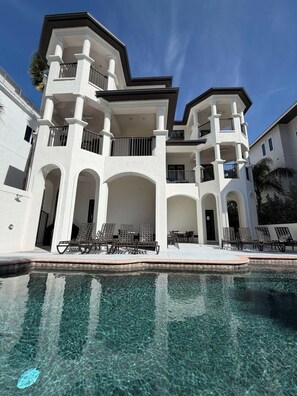 Pool - Last Minute Availability Siesta Key Dream 100 ft to Beach Walk Everywhere (Siesta Key)