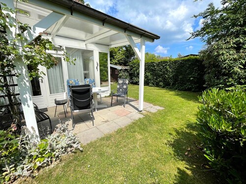 Gemütlicher, freistehender, einfacher Bungalow in Laufnähe zum Veerse Meer (Strand) und Yachthafen.