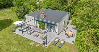 Ferienbungalow Ruiterplaat, freistehendes Haus mit großem Garten und Trampolin. Nur wenige Gehminuten vom Wasser entfernt!