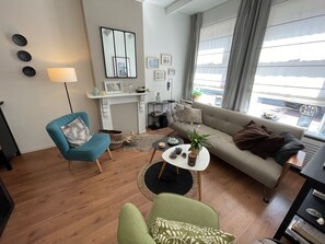 TV - Detached, comfortable holiday home within walking distance of the Oosterschelde near the North Sea beach and Veerse Meer. (Wissenkerke)