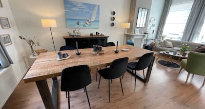 Detached, comfortable holiday home within walking distance of the Oosterschelde near the North Sea beach and Veerse Meer.