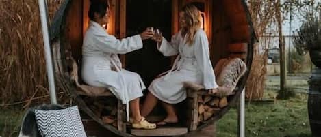 Dobbeltrom – deluxe, hageutsikt | Overnattingsstedets uteområder