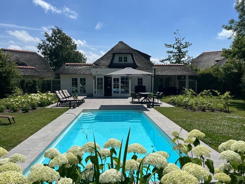 Genießen Sie einen wunderschönen Urlaub in dieser geräumigen und komfortablen Villa, ideal für Familien.