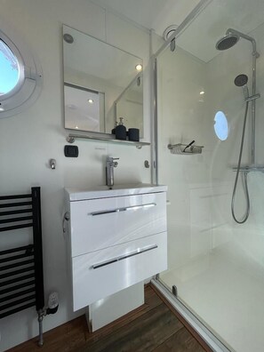 Hair dryer - UNIQUE SAILING HOLIDAY ACCOMMODATION for 2 persons on the water! (Kamperland)