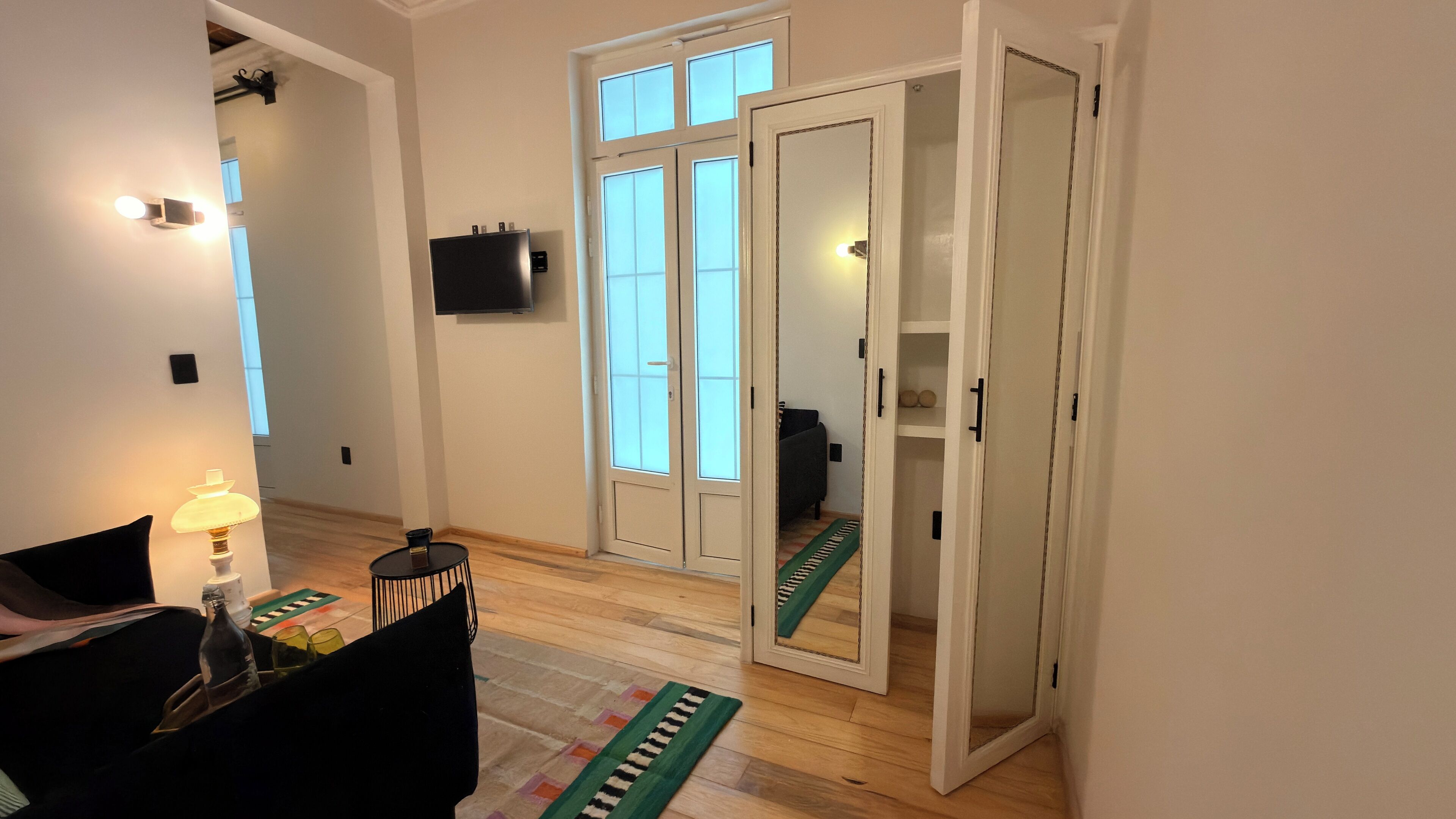 Studio Suite, 1 King Bed | Living area | 25-inch Smart TV with digital channels, Netflix, streaming services