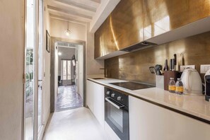 Standard Apartment, Balcony | Private kitchen - Eleganza Antica by MMega (Florence)