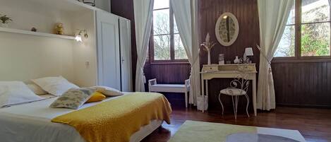 Wifi gratis y ropa de cama