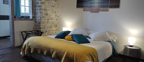 1 bedroom, free WiFi, bed sheets