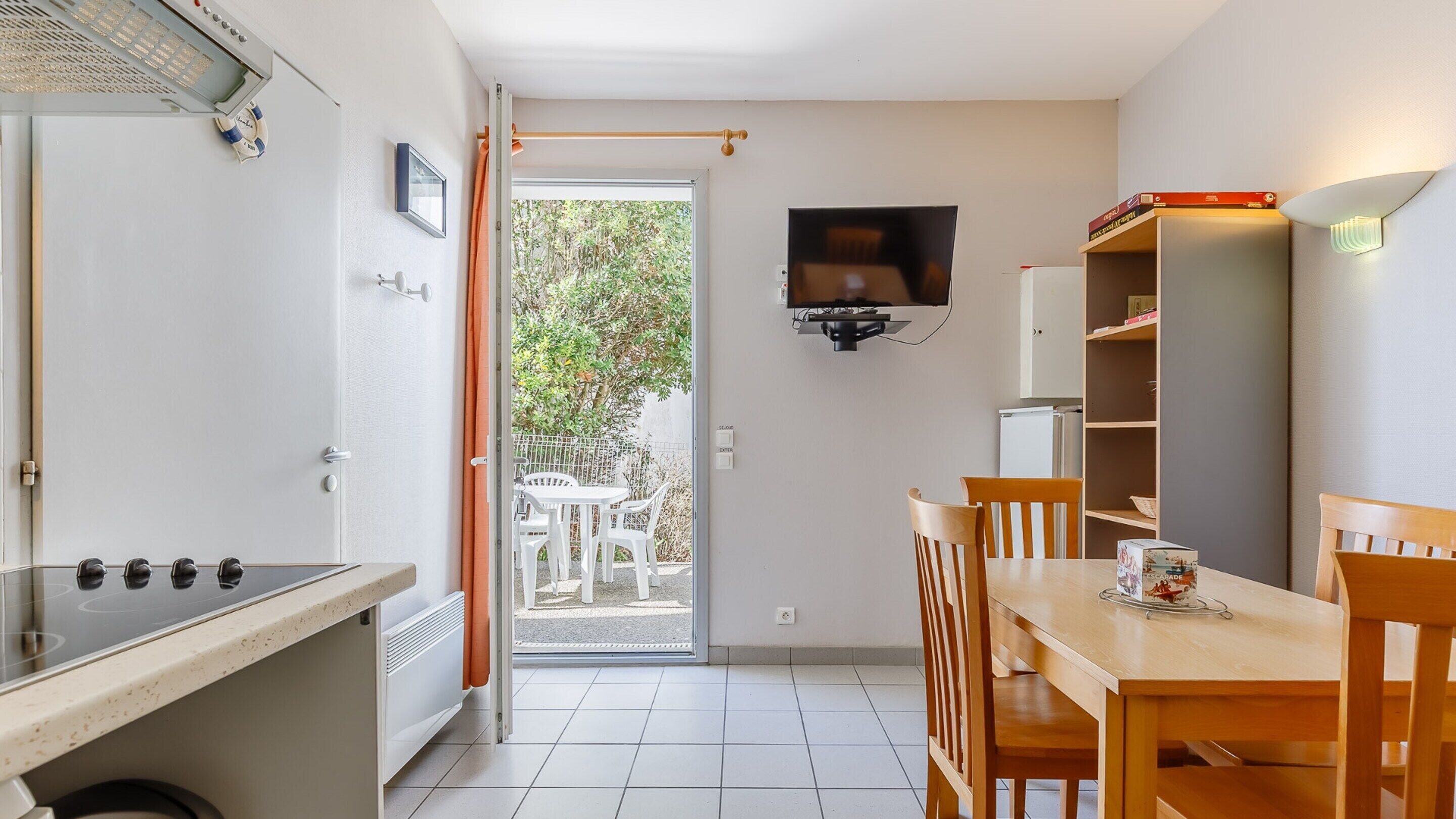 Apartment | Dining