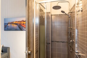 Shower, hair dryer, towels, soap - Casa le Radici by Wonderful Italy (Siracusa)