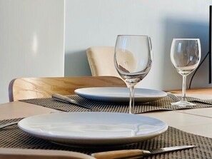 Dining - Spacious and quiet house in La Rochelle for 6 (La Rochelle)