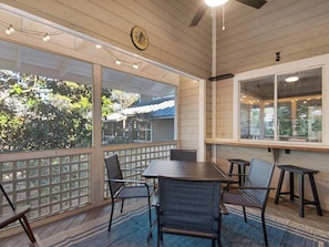 Outdoor dining - Beautiful 2nd Floor Cottage at Hidden Dunes (Miramar Beach)