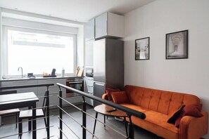 TV - Spacious and comfortable apartment in Paris 17th. (Paris)