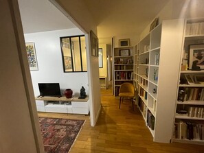 Interior - Quiet apartment near the Marais, balcony (Paris)