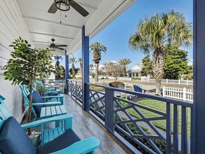 Terrace/patio - Upscale Home, Close to Beach (Destin)