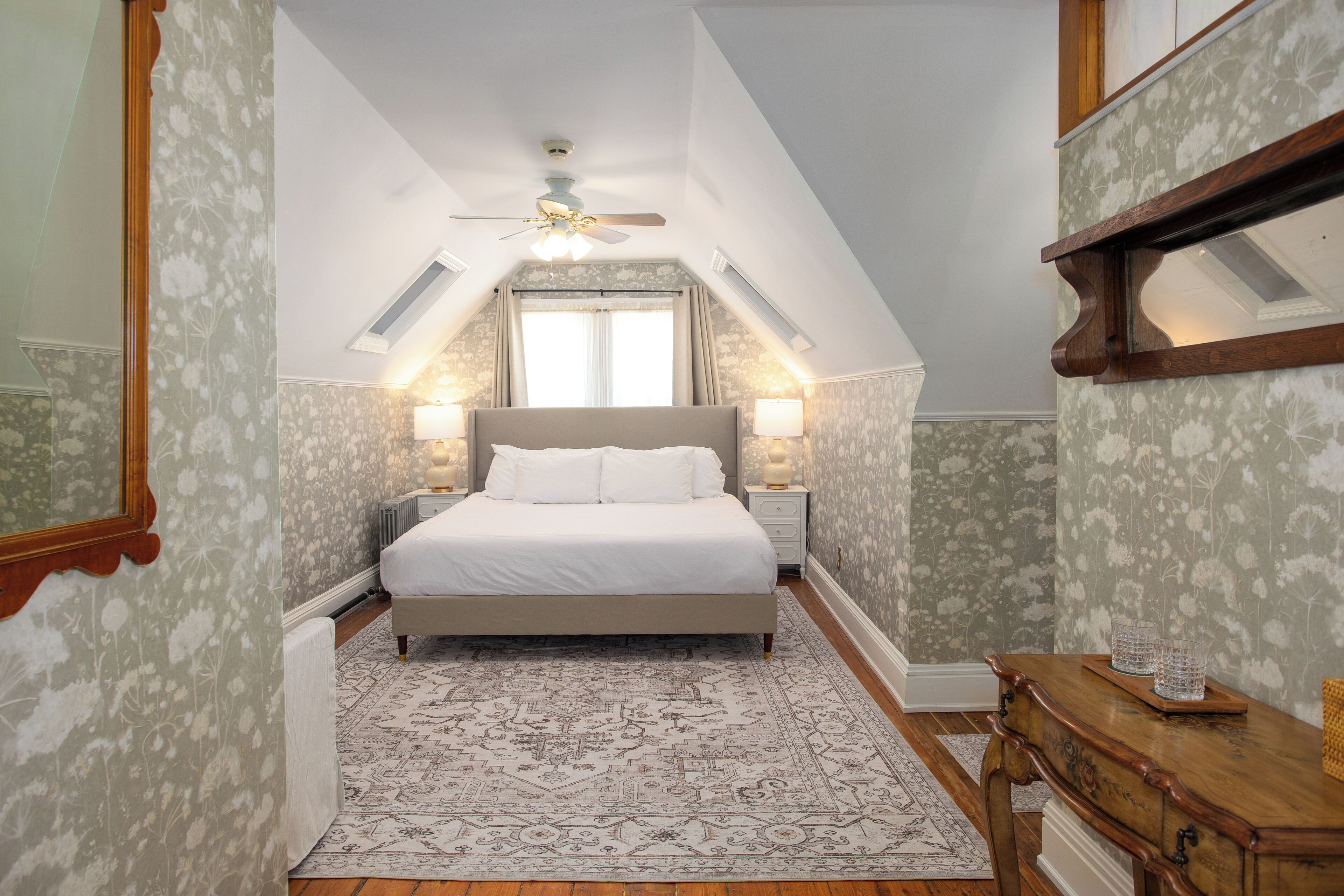 Double Room | Individually decorated, iron/ironing board, free WiFi