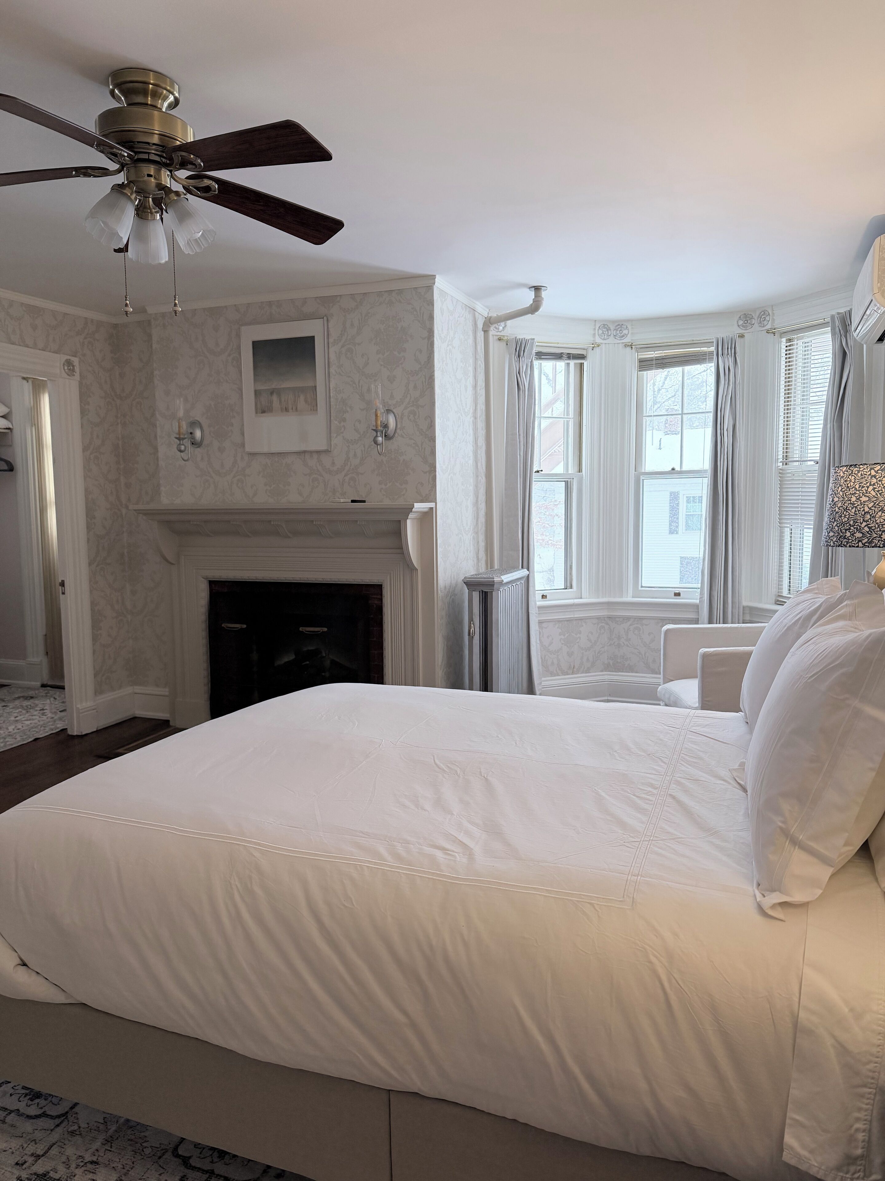 Double Room | Individually decorated, iron/ironing board, free WiFi