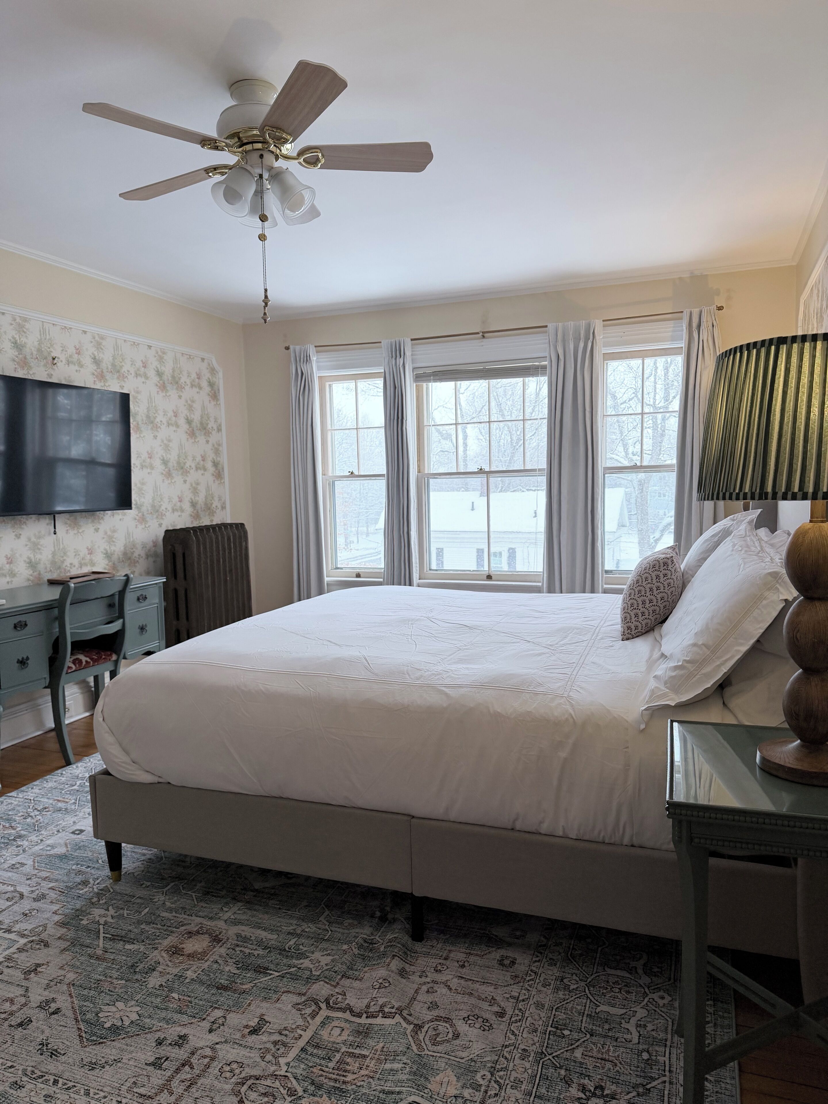 Double Room, Garden View | Individually decorated, iron/ironing board, free WiFi