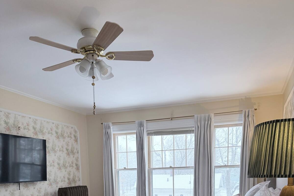 Double Room, Garden View | Individually decorated, iron/ironing board, free WiFi